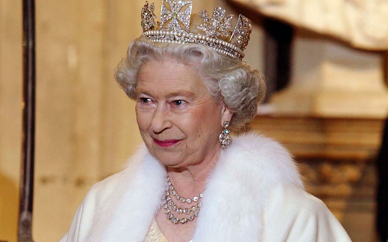 طولانی‌ترین سلطنت در تاریخ بریتانیا به "ملکه الیزابت" تعلق گرفت/ او هفتادمین سالگرد را جشن گرفت